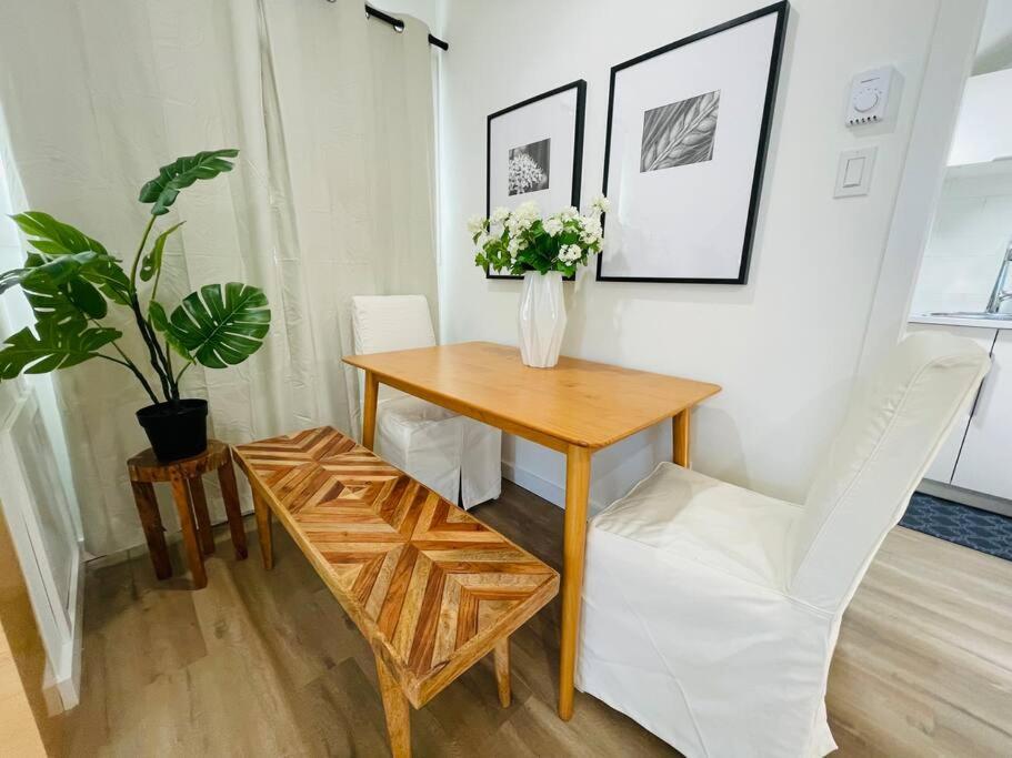 Stylish Cozy One Bedroom Studio With Free Parking Victoria Ngoại thất bức ảnh